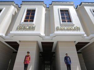 İçişleri Bakanlığı: Hollanda uyruklu iki terörist ülkelerine sınır dışı edildi