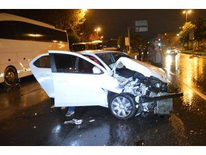 Afgan Uyruklu alkollü sürücü çarptığı otomobili 300 metre ileri savruldu