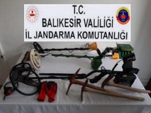 4 defineci kıskıvrak yakalandı