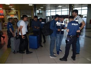 Balıkesir’de polis 16 aranan şahsı yakaladı