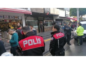 Bilardo salonunun tavanını delip kuyumcudan 18 kilo altını çaldılar