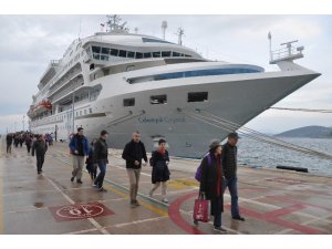 Kuşadası Limanı 2019 sezonunun son kruvaziyer gemisini, ağırladı