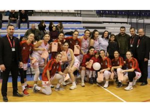 Turgutlu Belediyespor devrenin son maçını galip tamamladı