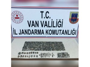 Van’da 656 adet tarihi eser ele geçirildi