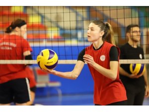 Nevşehir Belediyespor kadın voleybol takımı devre arası kamp çalışmalarını sürdürüyor