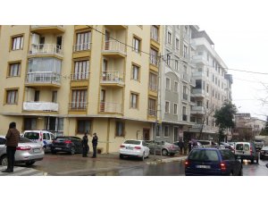 Sancaktepe’de 5. kattan atlayan kadın hayatını kaybetti