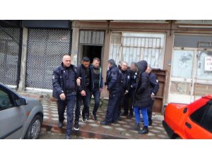 Silahla şaka yaparken arkadaşının sevgilisini öldürdü