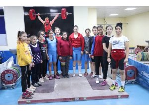 Okullar arası Yıldız-Genç Halter il Birinciliği Tamamlandı