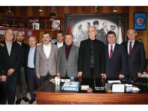 Türk-İş Genel Başkanı Atalay: "Devlet hakimlik yapmadan işverenle anlaşma şansımız olmaz"