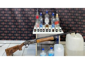 Evinde ’kaçak içki’ imal ederken suçüstü yakalandı