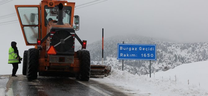 Beypazarı'nda karla mücadele çalışmaları