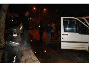 Polislerden narkotik uygulaması