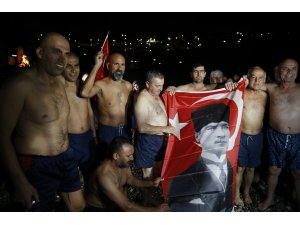 Yeni yılı denizde karşıladılar