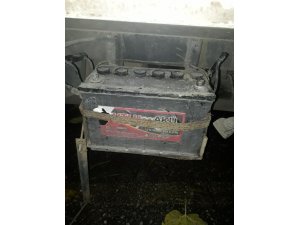 Akü hırsızı suçüstü yakalandı
