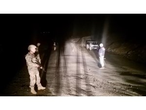 Elazığ’da jandarma,yıl başı uygulamasında toz esrar ele geçirdi