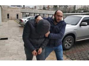 Yılbaşı gecesi uyuşturucu satarken yakalandı