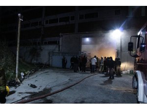 Arnavutköy'de kumaş fabrikasında yangın