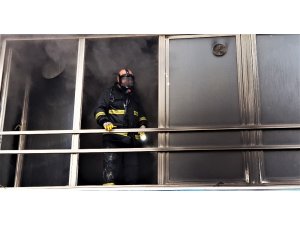 Karabük’te elektronik eşya dükkanında yangın  korkuya neden oldu
