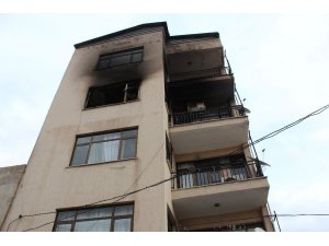 Dört katlı binada çıkan yangın korkuttu