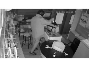 Telefon hırsızı kamerada