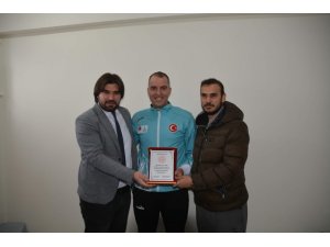 Tomarza Atatürk Ortaokulu Spor Odası’na Hasan Aksoyak ismi verildi