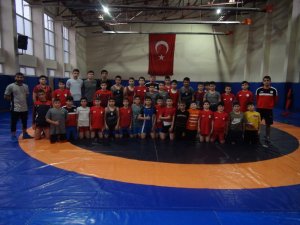 Geleceğin güreşçileri Yozgat’ta yetişiyor
