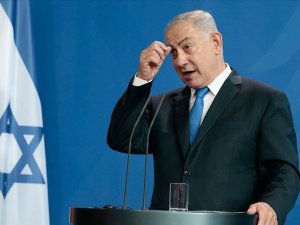 Netanyahu elindeki bakanlık koltuklarını bıraktı