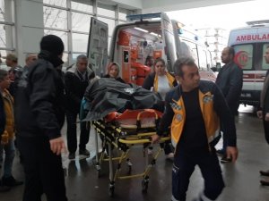 Üvey kardeşlerin kavgası kanlı bitti: 4 yaralı