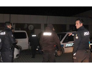 Edremit’te polis operasyonla aranan 4 kişiyi yakaladı