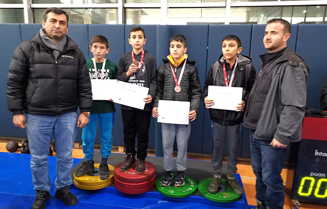 Okullar Arası Yıldızlar Güreş İl Birinciliği Müsabakaları tamamlandı