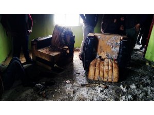 Başkale’de ev yangını
