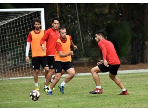 Aliağaspor devre arası kamp çalışmalarını Antalya’da sürdürüyor
