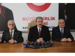 BBP Lideri Destici: "Ben bu teskereye ‘evet’ demeyen HDP’yi anlıyorum. Bunun dışında kalan diğer partileri anlamakta güçlük çekiyorum"