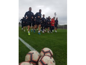 Isparta 32 Spor’un Antalya Kampı başladı
