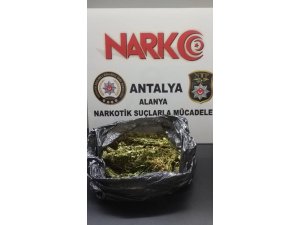 Polisin şüphe üzerine durdurduğu araçtan esrar çıktı