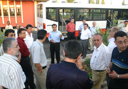 Meclis üyelerine Meram'ı gezdirdi