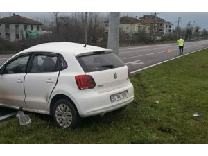 Samsun’da otomobil aydınlatma direğine çarptı: 1 yaralı