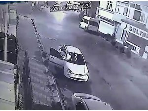 Sürücü, araçta bulunan yaralıyı yol kenarına bırakıp kaçtı