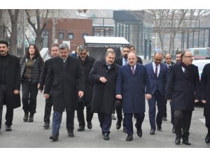 Bakan Varank: “Yerli otomobil tüm dünyada ilgi gördü”