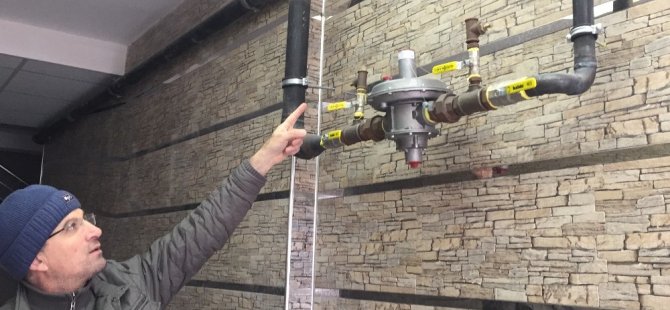 Apartmandan doğalgaz sayacı çaldılar