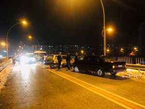 Karaman’da 7 aracın karıştığı zincirleme kaza ucuz atlatıldı