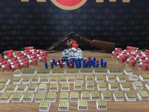 Diş muayenesinde, silahlar ve uyuşturucu ele geçirildi