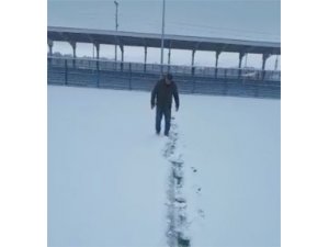 Yoğun kar yağışı Özvatan’da iki futbol maçını erteletti