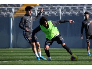 Kayserispor’un Antalya kampı başladı