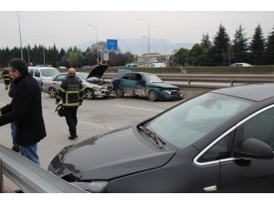 Kocaeli’de zincirleme trafik kazasıı: 3 yaralı