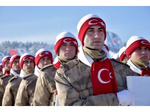 Bakan Pakdemirli Sarıkamış'ta "Türkiye Şehitleriyle Yürüyor" etkinliğinde konuştu:
