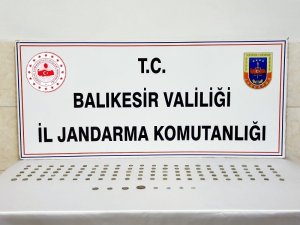 Balıkesir’de Bizans dönemine ait 120 sikke ele geçirildi