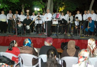 Emekliler korosu, konser verdi