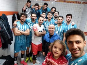 Melikgazi Belediyespor şampiyonluğa koşuyor