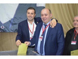 CHP’de Ünsal Acar güven tazeledi
